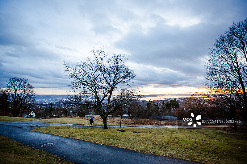 冬季解冻图片素材