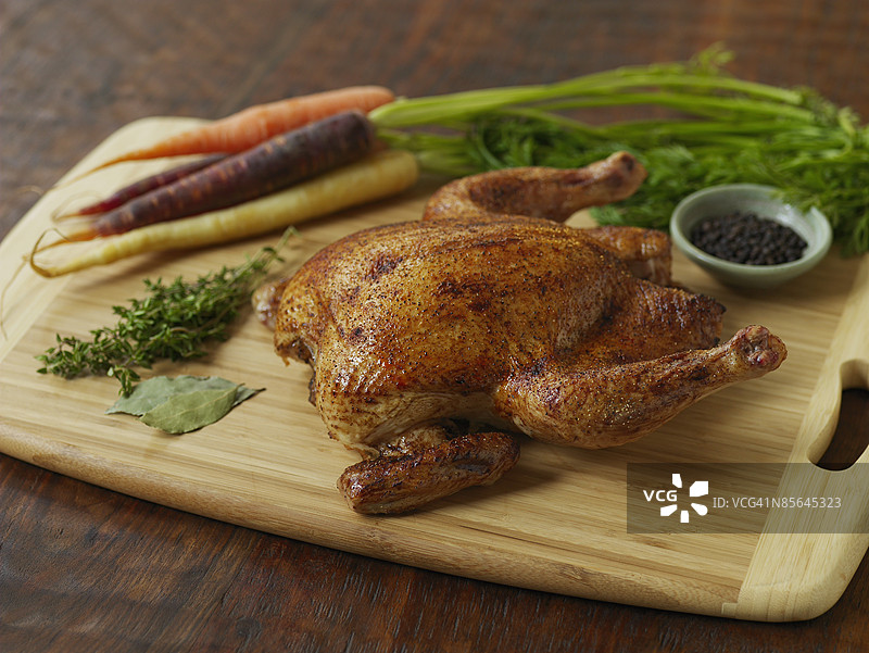 香草蔬菜烤鸡图片素材
