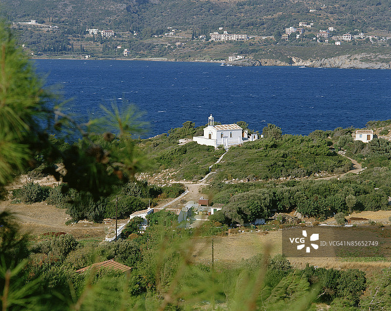 萨摩斯岛海洋边的教堂图片素材