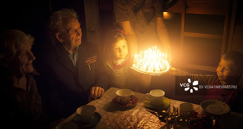 为曾祖父母举办的生日派对图片素材