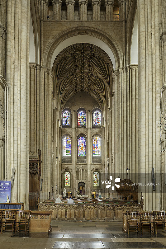 英国诺维奇大教堂中殿图片素材