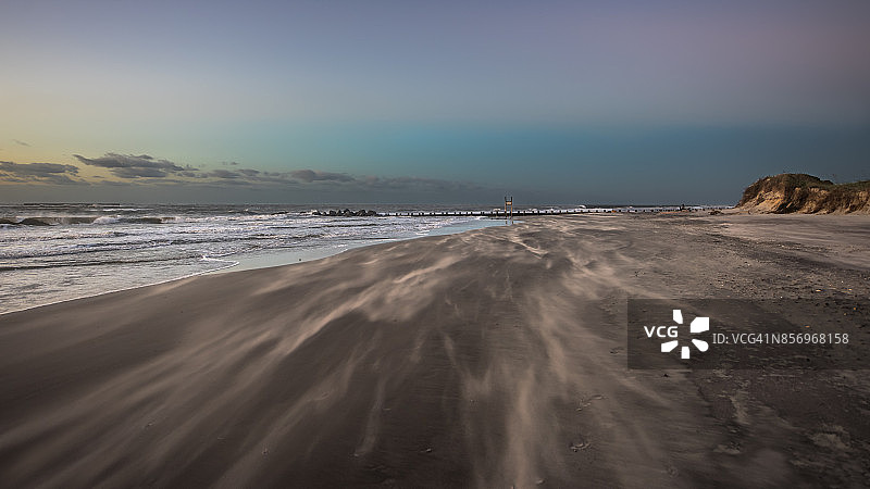 福利海滩的刮风天图片素材