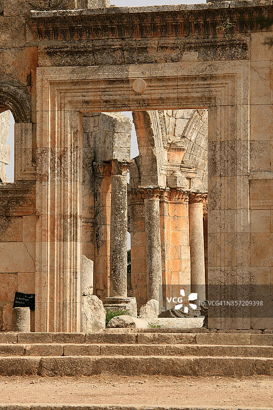 叙利亚圣西蒙柱教堂的入口门图片素材