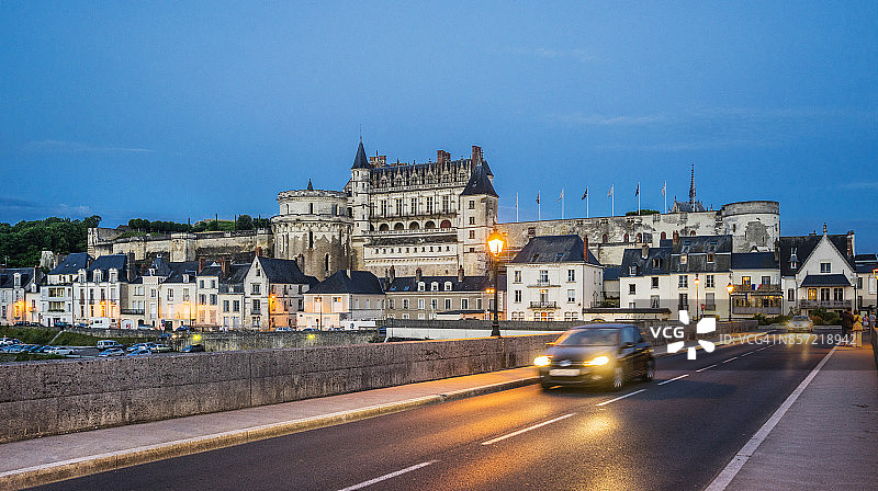 昂布瓦兹城堡的夜景图片素材