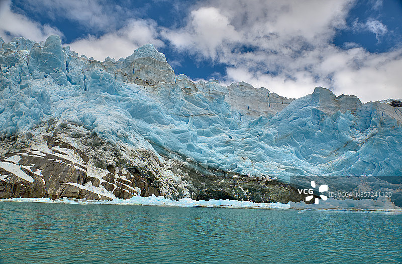 圣拉斐尔国家公园洛斯莱昂斯冰川蓝色冰川前端细节图片素材