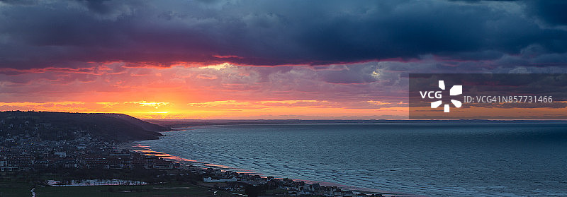 诺曼底海岸日落美景全景图片素材