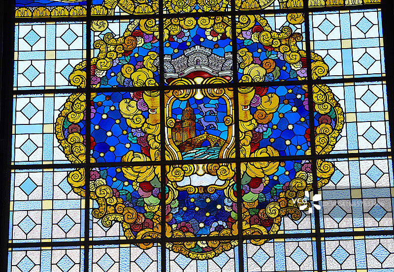 里贝拉市场内的彩色玻璃窗图片素材