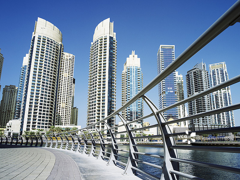 迪拜码头区的摩天大楼图片素材