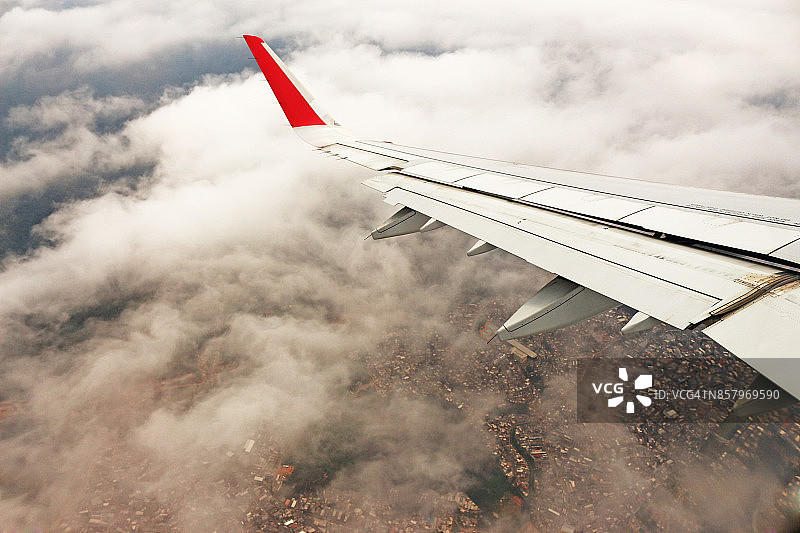 瓜鲁柳斯上空的云彩航拍图片素材