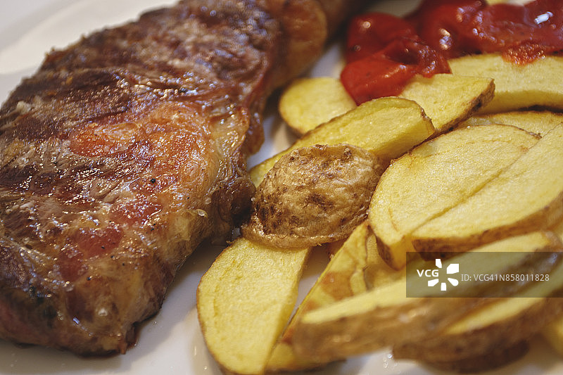 肉类和薯条图片素材