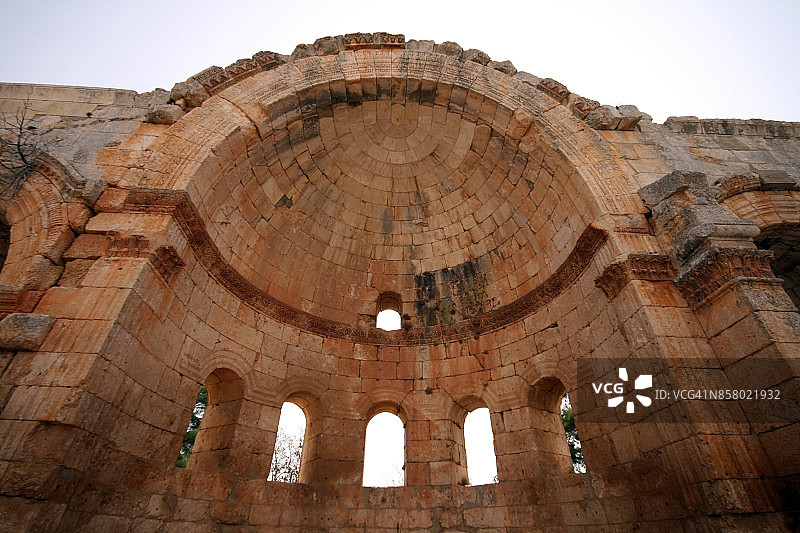 圣西蒙·斯泰利特教堂东部大教堂的后殿，叙利亚。图片素材