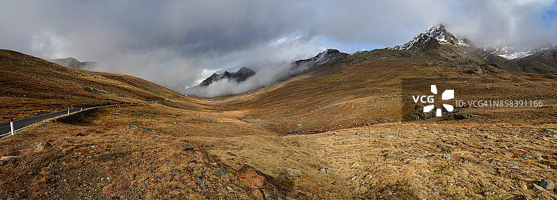 秋季意大利阿尔卑斯山高山草甸图片素材