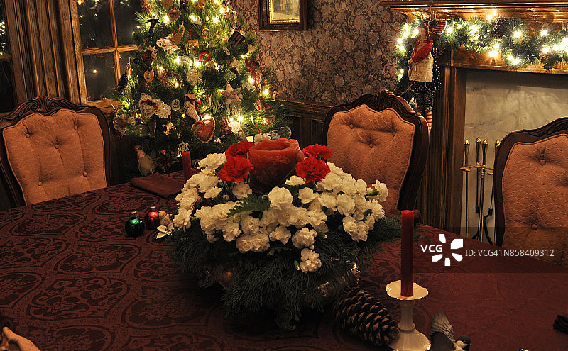 圣诞节时的餐厅图片素材