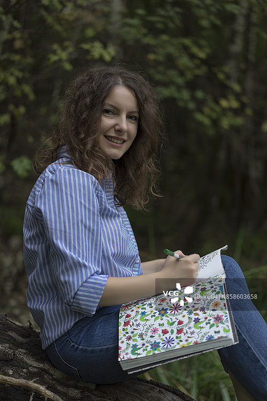 成人涂色书图片素材