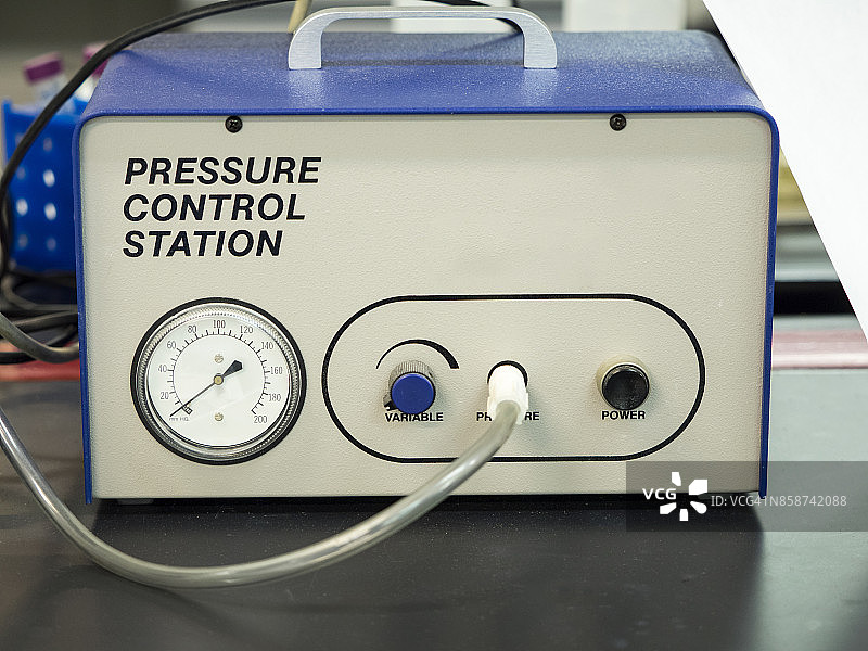 分子生物学实验室中的压力控制站，西班牙图片素材