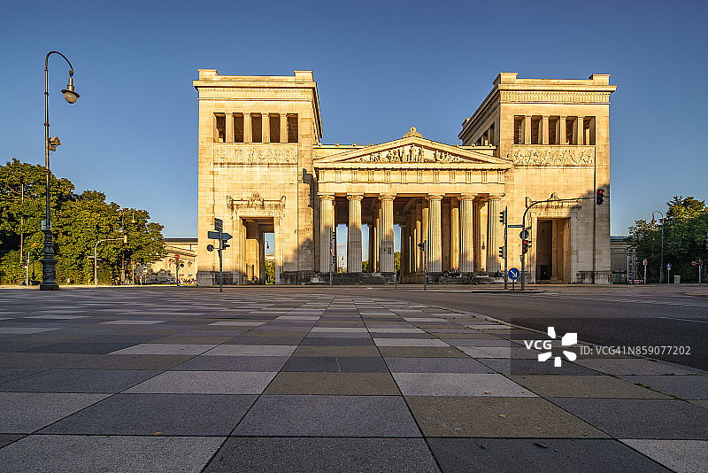 慕尼黑国王广场的古希腊柱廊图片素材