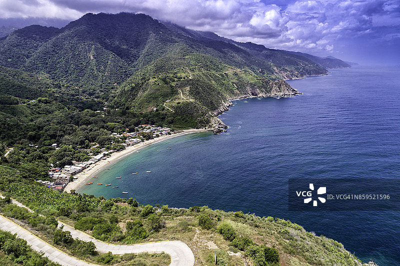 委内瑞拉瓦加斯州奇奇里维切海岸线航拍图片素材