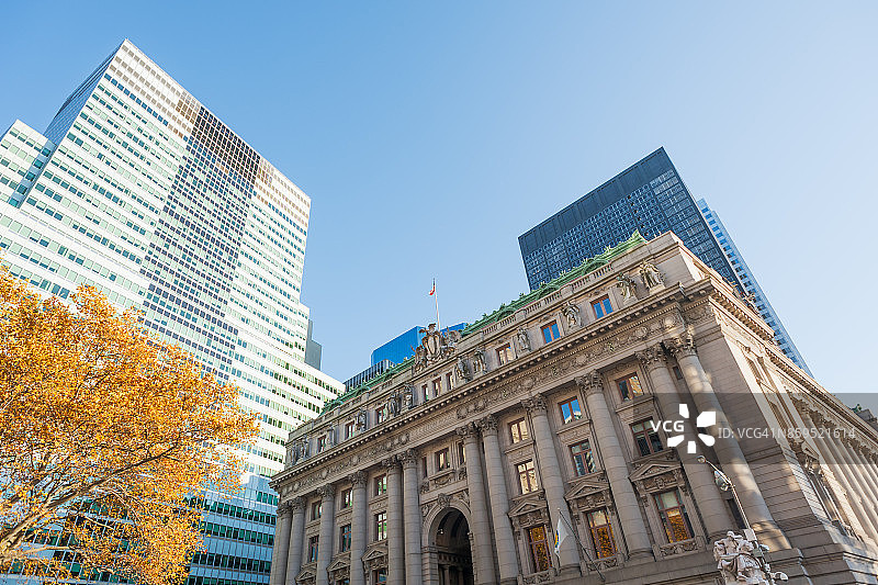 蓝天下的美国海关大楼 - 纽约市图片素材