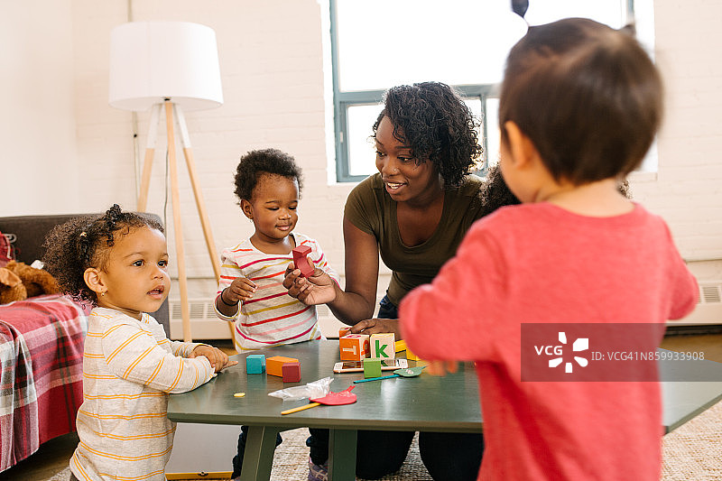 幼儿游戏日图片素材