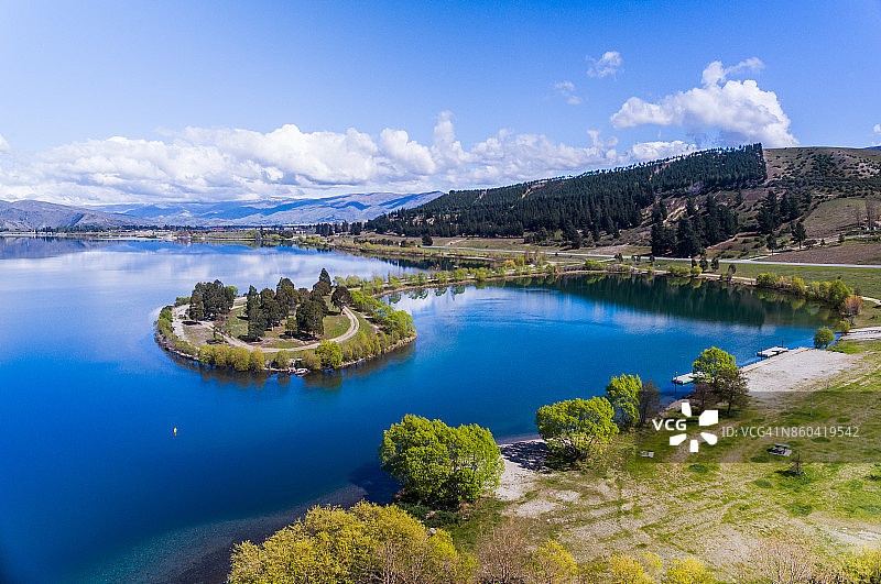 新西兰丹斯坦湖全景航拍图片素材