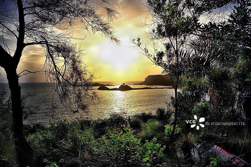 印度卡纳塔克邦戈卡尔纳的库德尔海滩图片素材