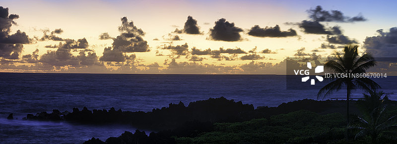 哈纳毛伊岛的黎明天空图片素材