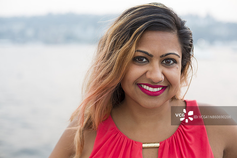 户外女性肖像图片素材