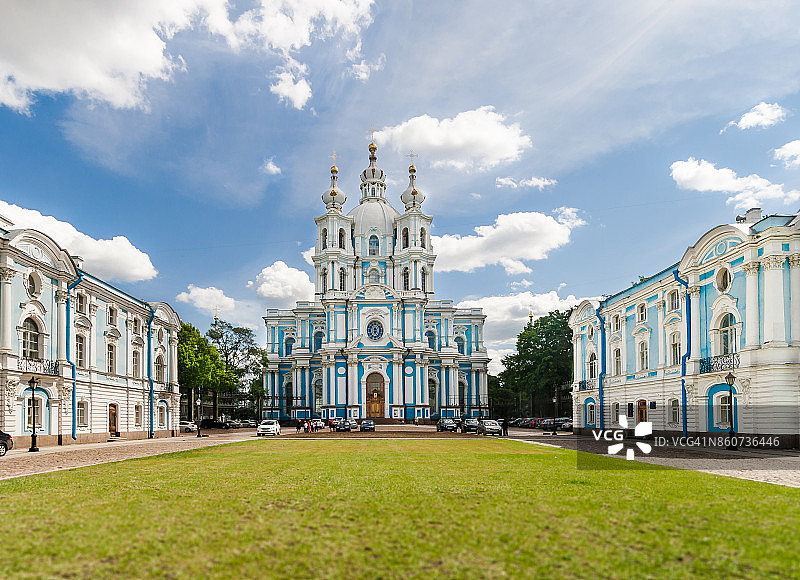 俄罗斯圣彼得堡斯莫尔尼大教堂图片素材