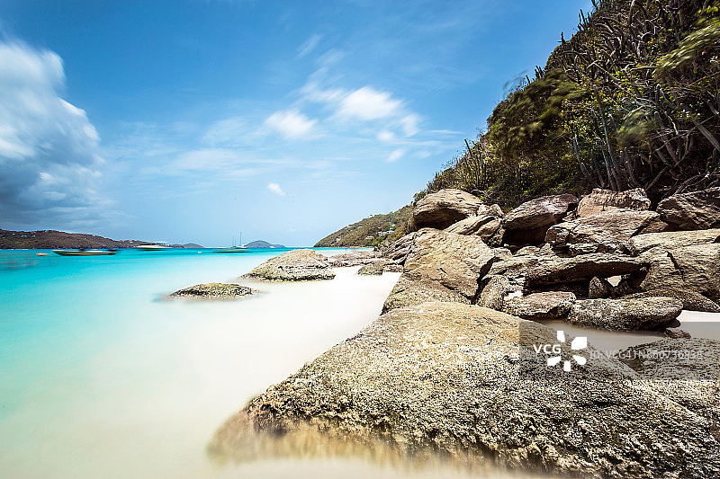 马根斯湾无人热带海滩图片素材