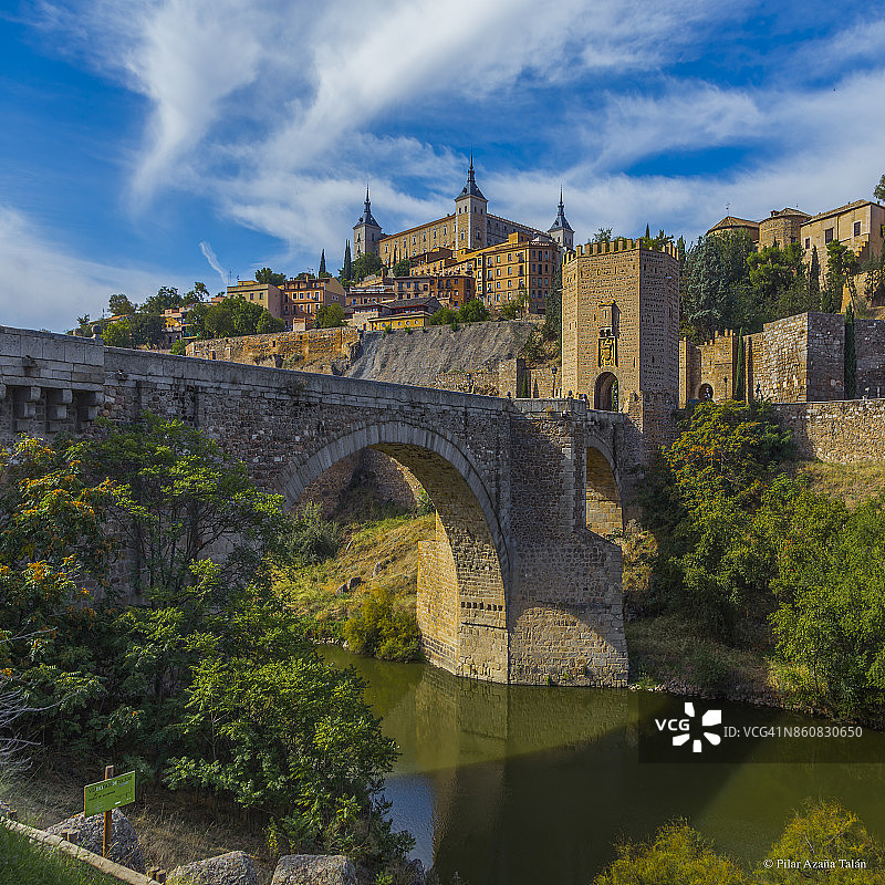 阿尔坎塔拉桥图片素材