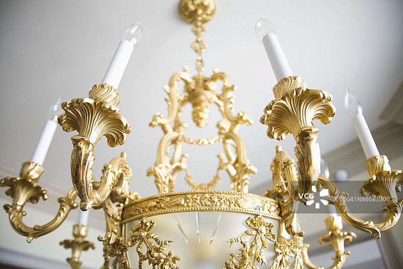 金色吊灯图片素材