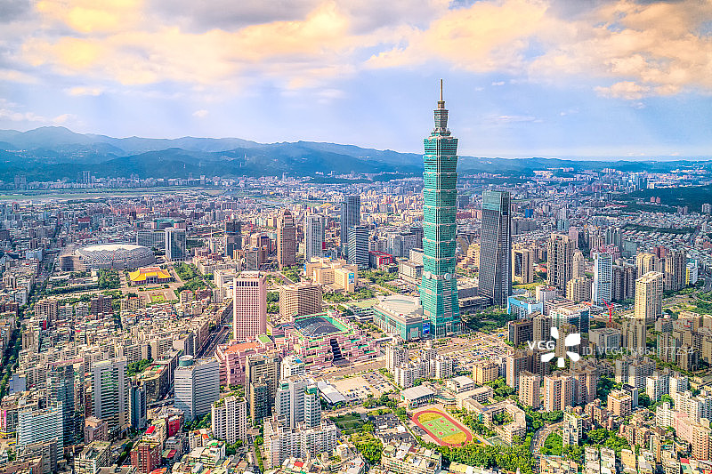 中国台湾台北市中心区城市风光航拍图片素材
