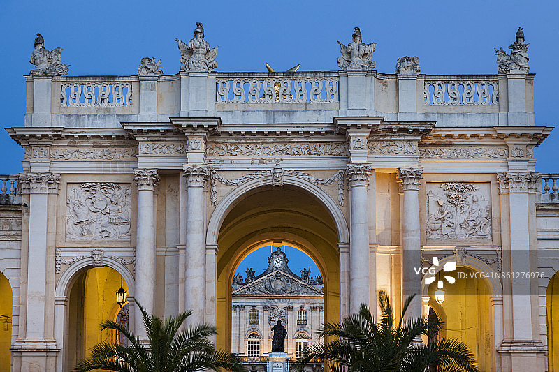 南锡的赫拉拱门和市政厅图片素材