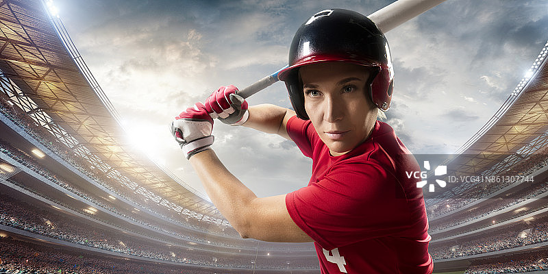 专业赛场上的垒球女选手图片素材