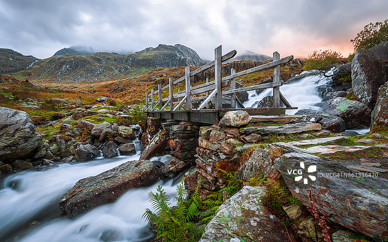 奥格温步行桥，斯诺多尼亚，威尔士图片素材