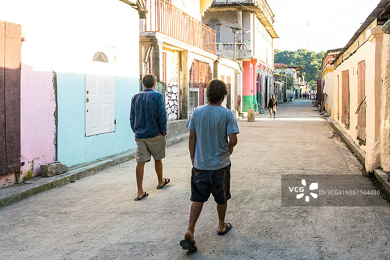 在勒博尔涅散步图片素材