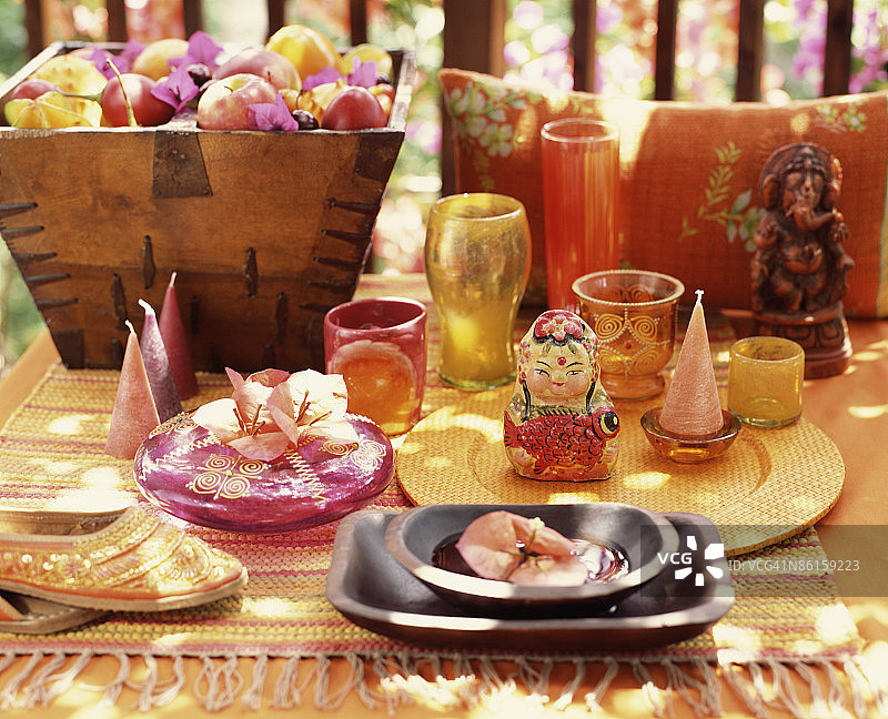 亚洲主题餐桌布置图片素材