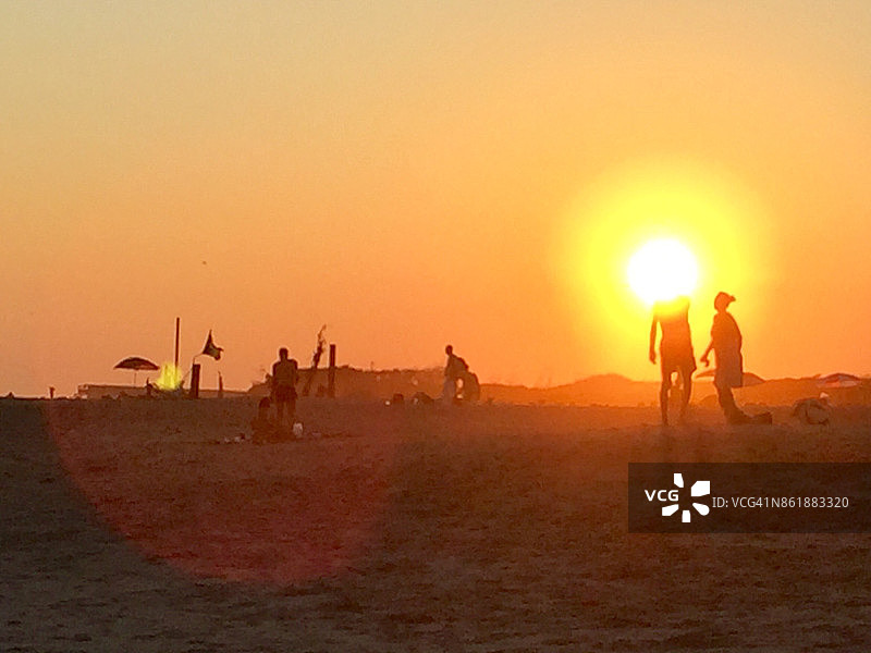 体验小众纽约：蒂尔登堡海滩日落图片素材