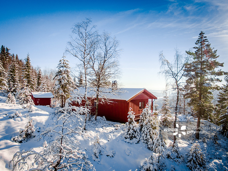 滑雪小屋的俯视图图片素材