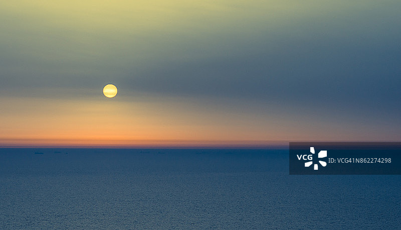 日落，波斯湾，迪拜，阿联酋图片素材