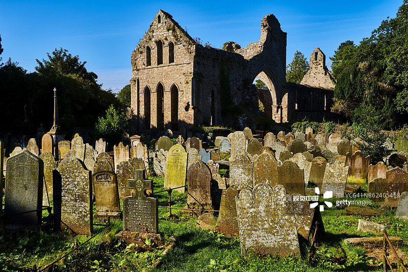 北爱尔兰斯特兰福德湖的灰色修道院图片素材