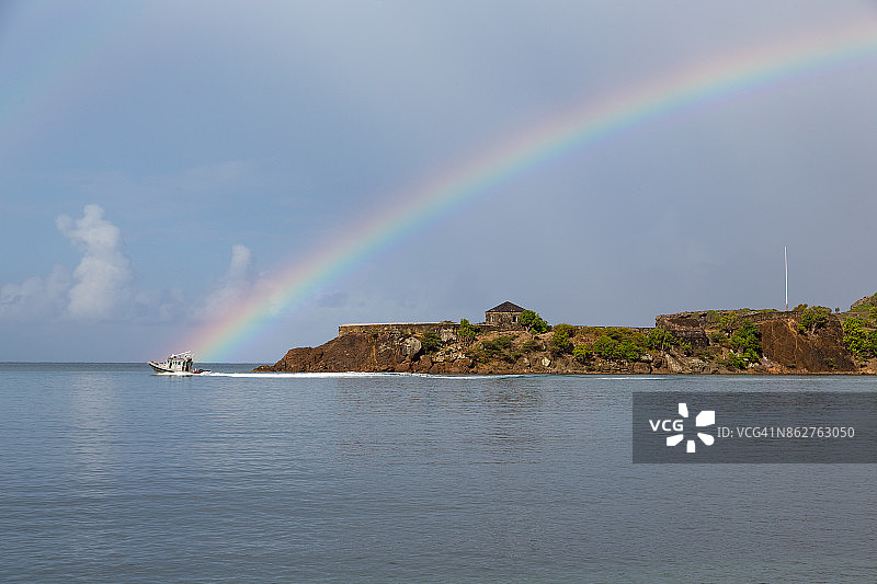 安提瓜和巴布达英国海港的彩虹图片素材