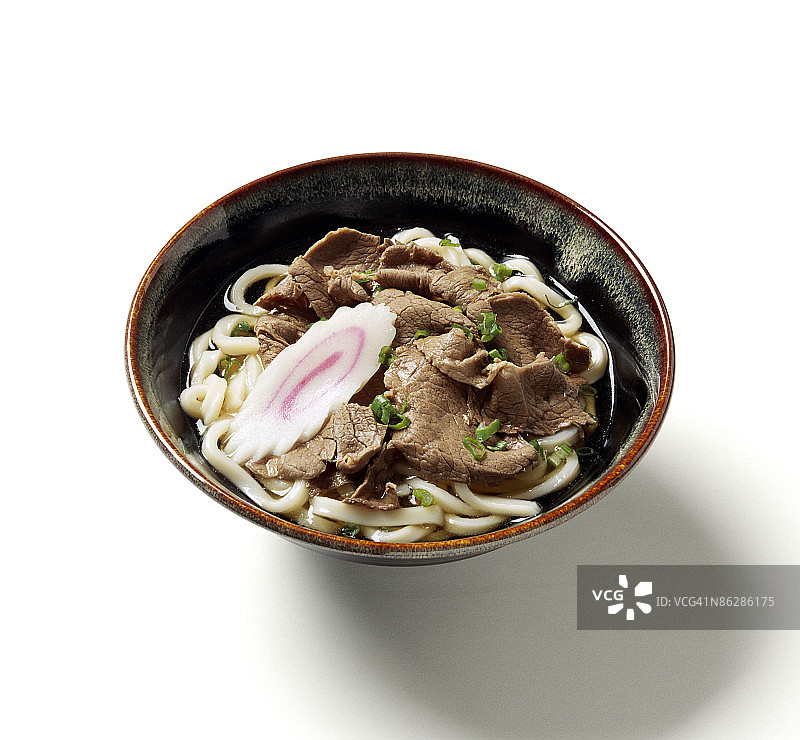 牛肉鱼板乌冬面图片素材