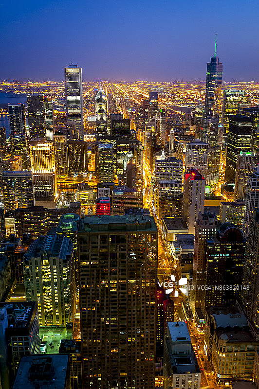 从360芝加哥观景台眺望芝加哥天际线，约翰·汉考克中心图片素材