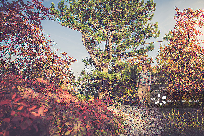 资深登山者图片素材