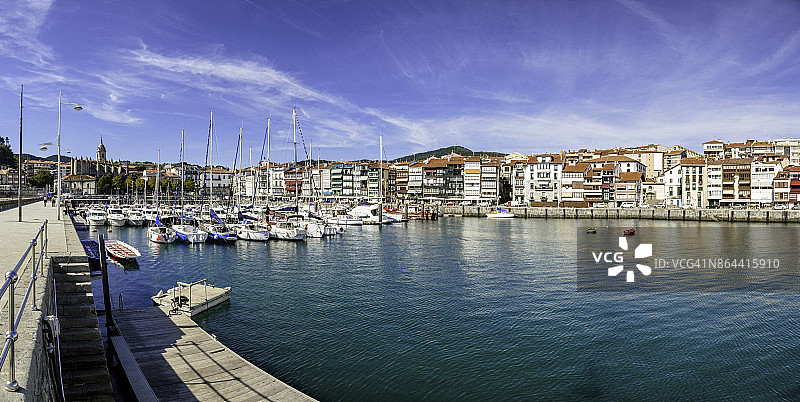 西班牙比斯开省莱凯蒂奥港口和码头全景图片素材