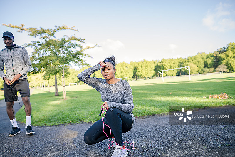 跳绳并不容易图片素材