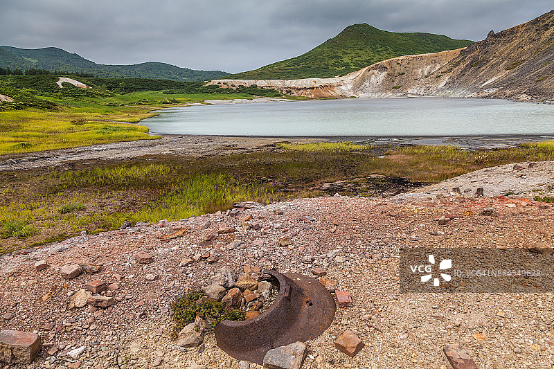 俄罗斯库纳希尔岛戈洛夫宁火山湖图片素材