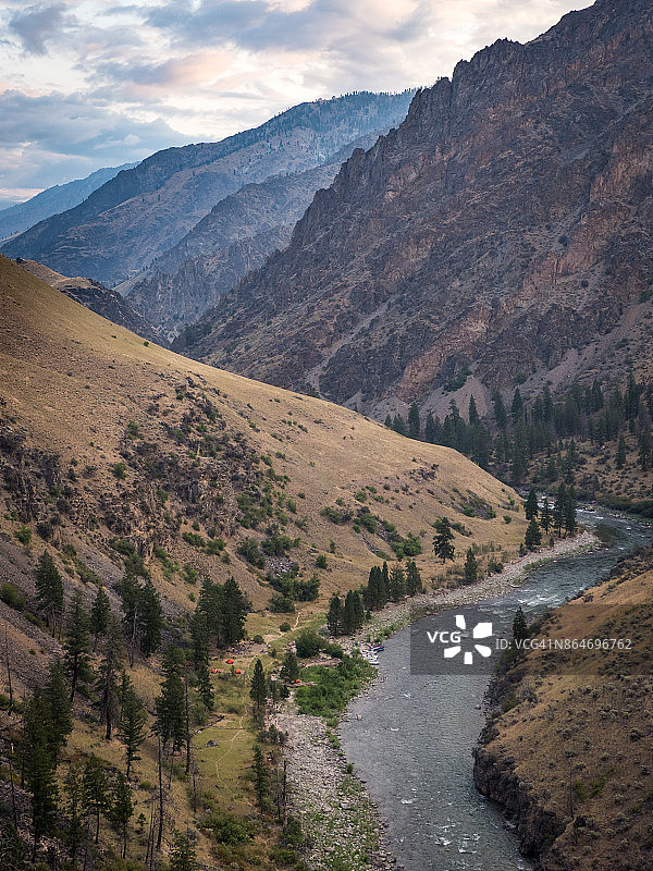 爱达荷州萨蒙河中岔图片素材