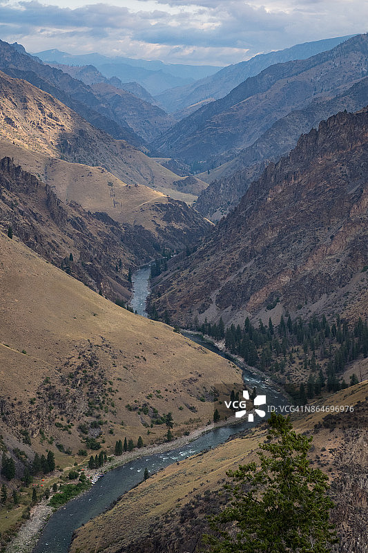 爱达荷州萨蒙河中岔图片素材
